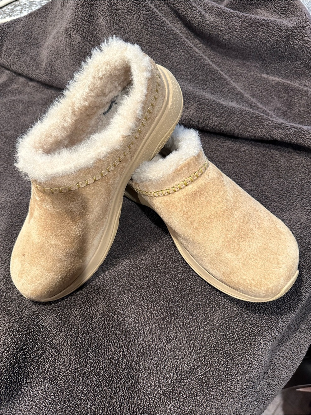 Merrell Women's Cozy Shearling-Lined Slip-On Clog Beige Slipper very good 8.5